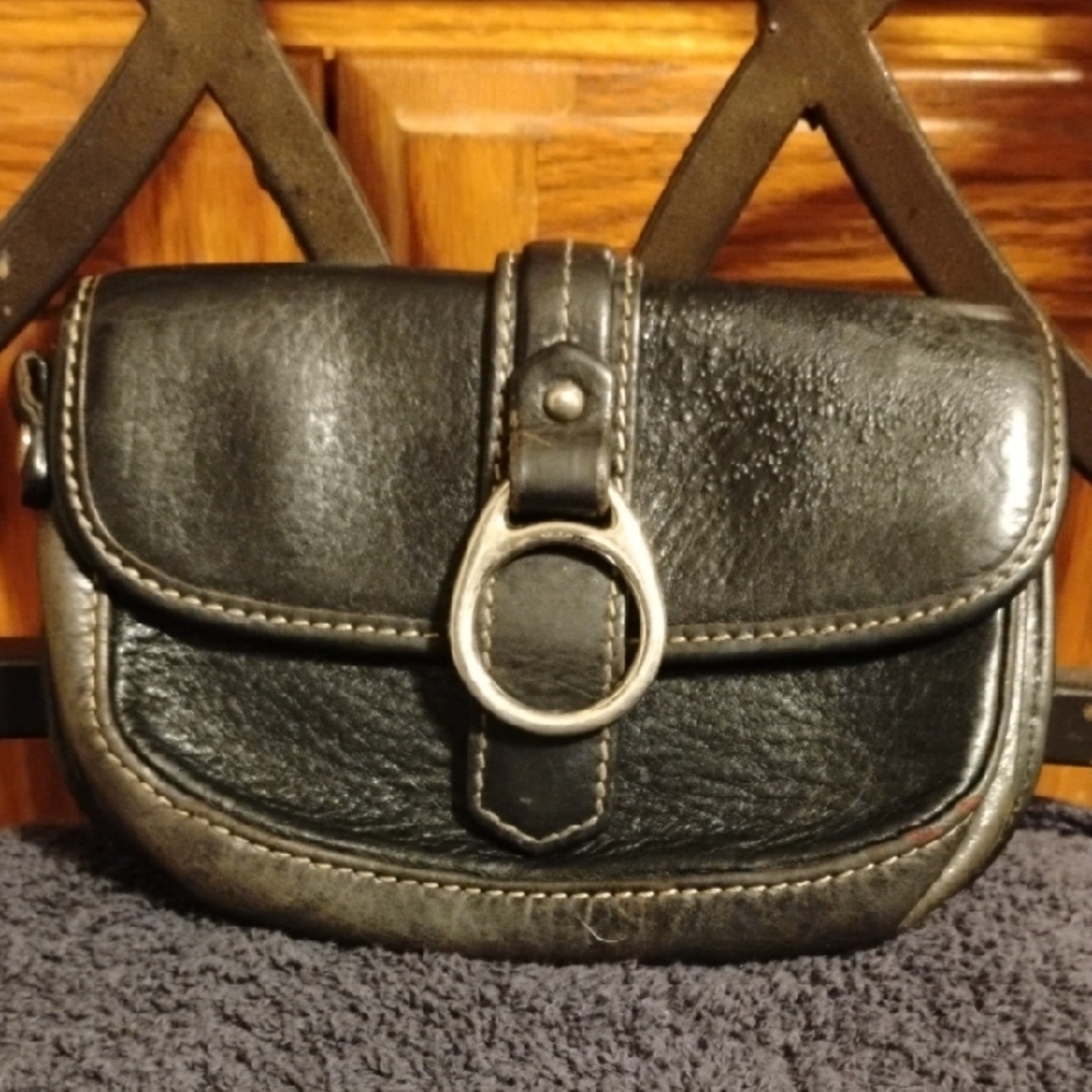 🖤 Dooney & Bourke Black Leather Change Purse